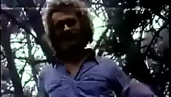 متمرد شاب من عام 1975: فيلم أمريكي كلاسيكي مع بطل الرواية الأسود..